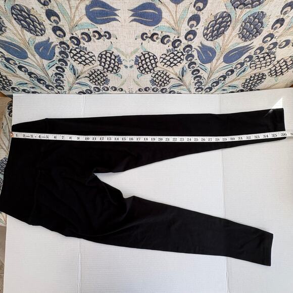 OFFLINE by Aerie Black Size S leggings - Picture 2 of 5